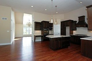 3rd image of 807 Reigh Ct