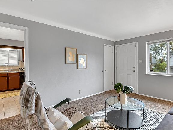 4th image of 3945 Schiller Pl
