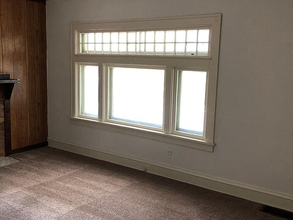 3rd image of 2179 Wyandotte Ave