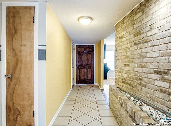 3rd image of 111 Atwater Dr