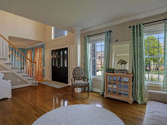 5th image of 520 Vespasian Cir