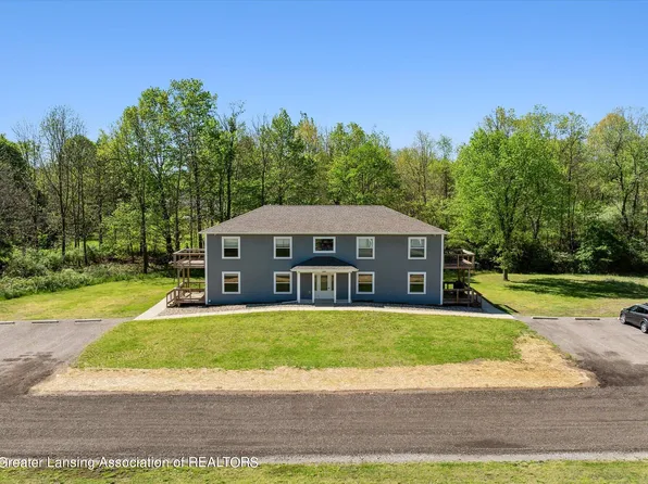 209 Morningside Dr, Leslie, MI 49251