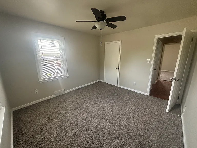 910 New St — Photo 7