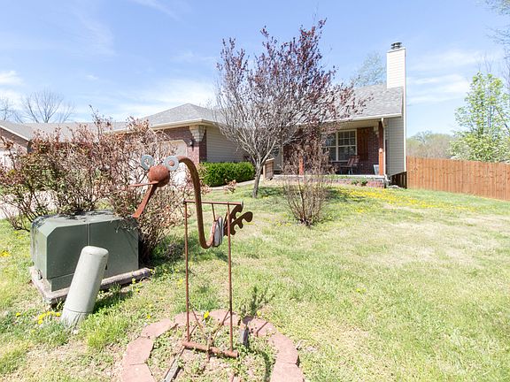 5th image of 147 Bradley Ct