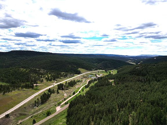 2nd image of 7 Wilderness Trl