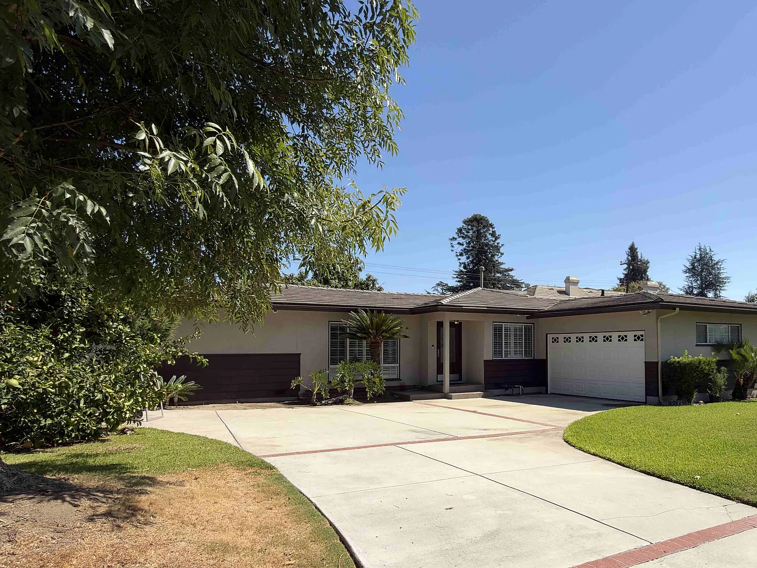 4 bed, 1800 sqft, $4,800 — Photo 2