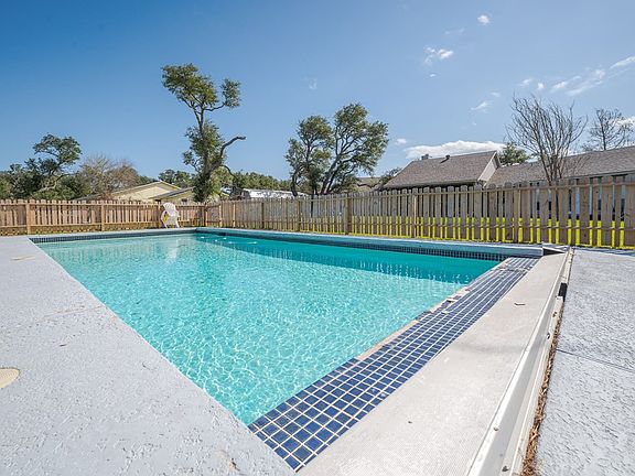 4th image of 455 Saint Francis Cir