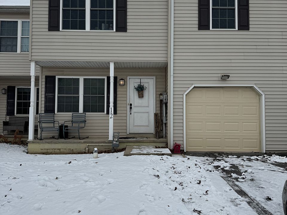 1st image of 12 Creekside Dr