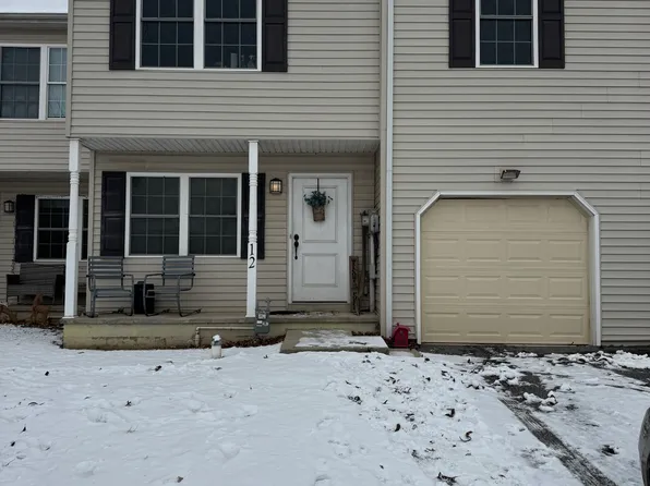 12 Creekside Dr, Wrightsville, PA 17368