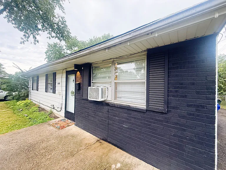 1688 Clyde Pl — Photo 28