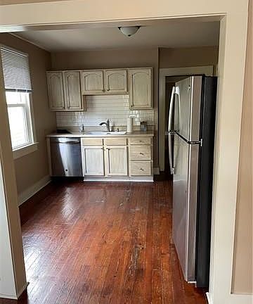 4th image of 7327 Green St