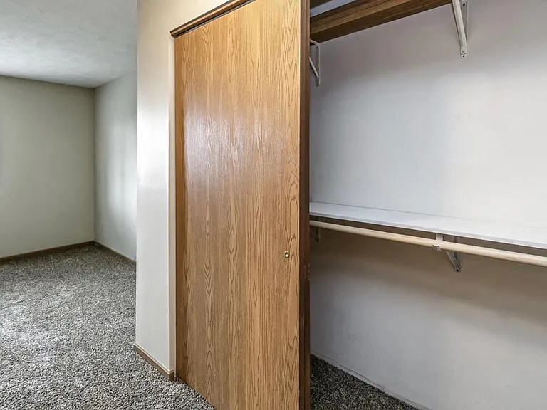 Southwest Gables Apartments — Photo 29