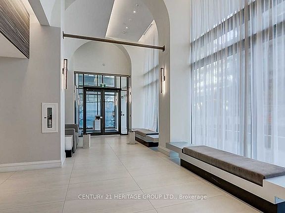 4th image of 39 Roehampton Ave #3609