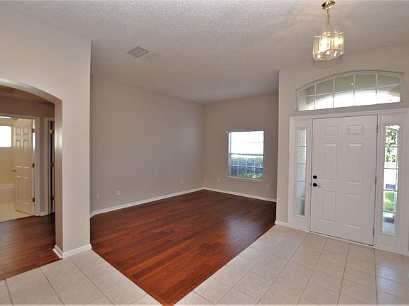 3rd image of 13972 Spoonbill St N