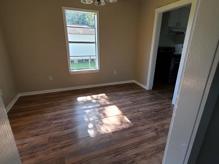 4002 Rosedale Ln — Photo 11