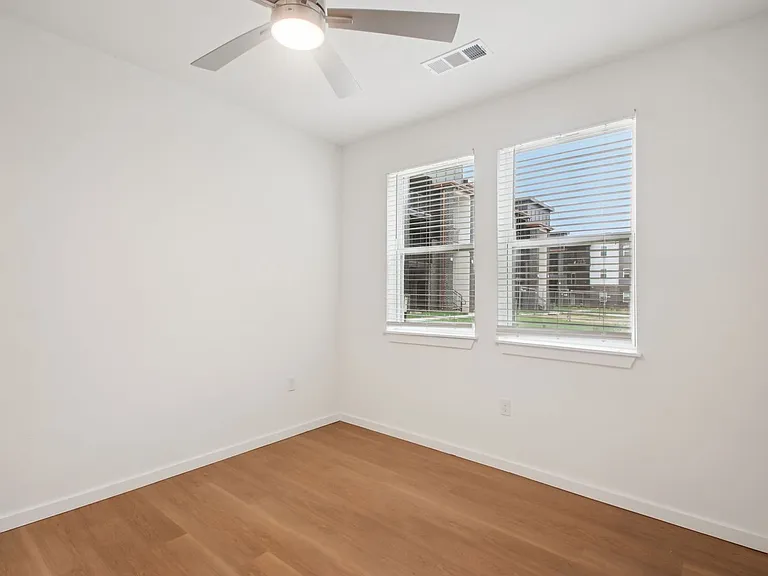 Portland Place Apartments — Photo 111