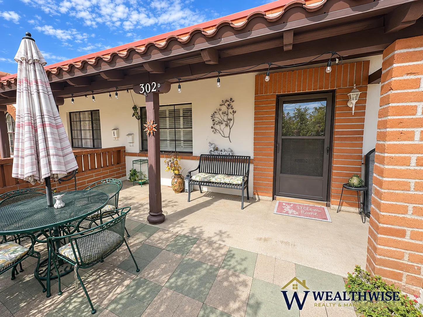 2 bed, 1.0 bath, 696 sqft, $1,200 — Photo 1