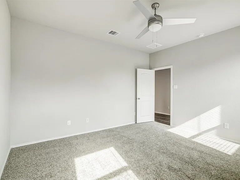 9304 Colonial Bent Ct — Photo 12