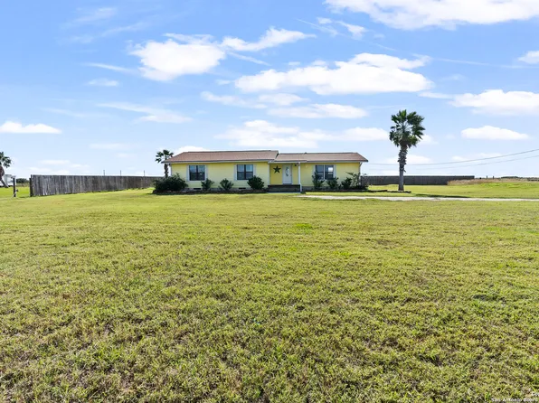 445 Rattlesnake Point Rd, Rockport, TX 78382