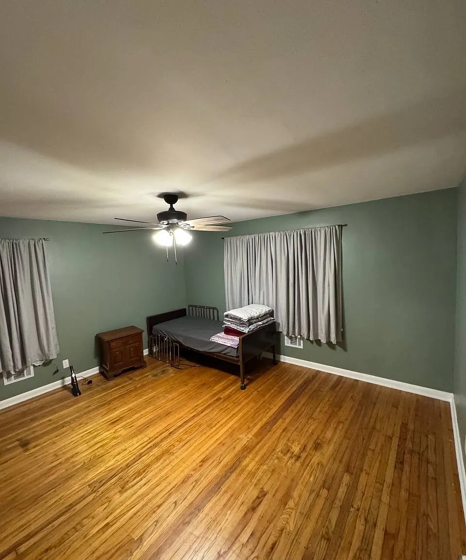 2 bed, 982 sqft, $650 — Photo 1