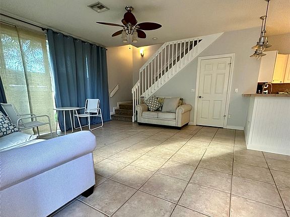 4th image of 844 SE 4th Court