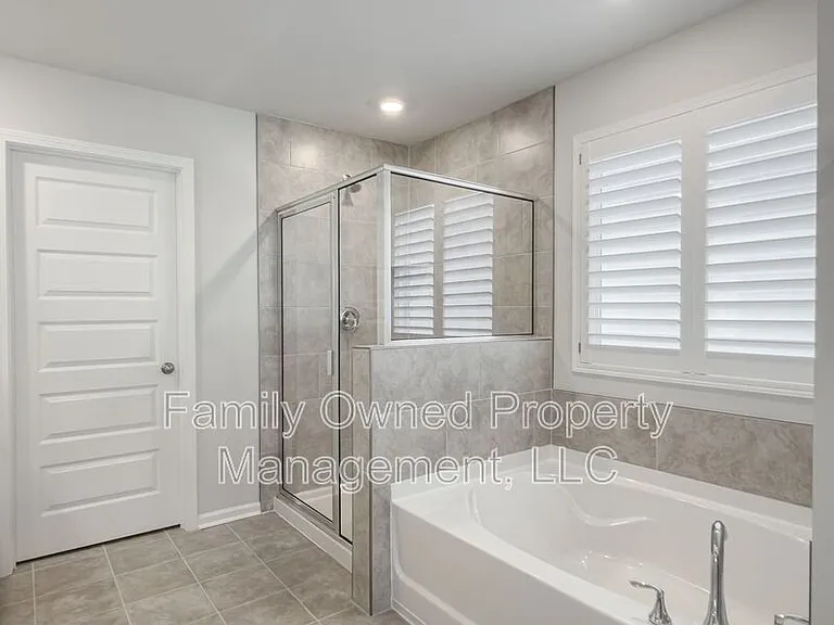 2048 Longhorn Ln — Photo 39