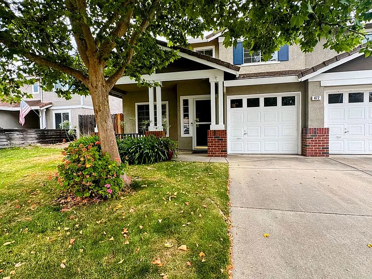 477 Fisher Cir — Photo 1