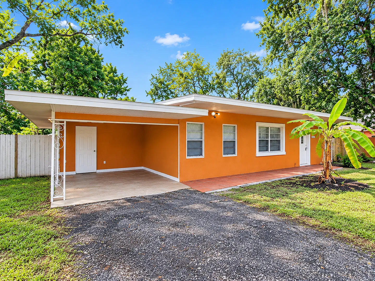 Move-In Ready Home in Tampa's Sulphur Springs Neighborhood - 3bed | 2bath — Photo 2