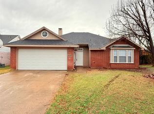 2711 Canterbury St, Euless, TX 76039