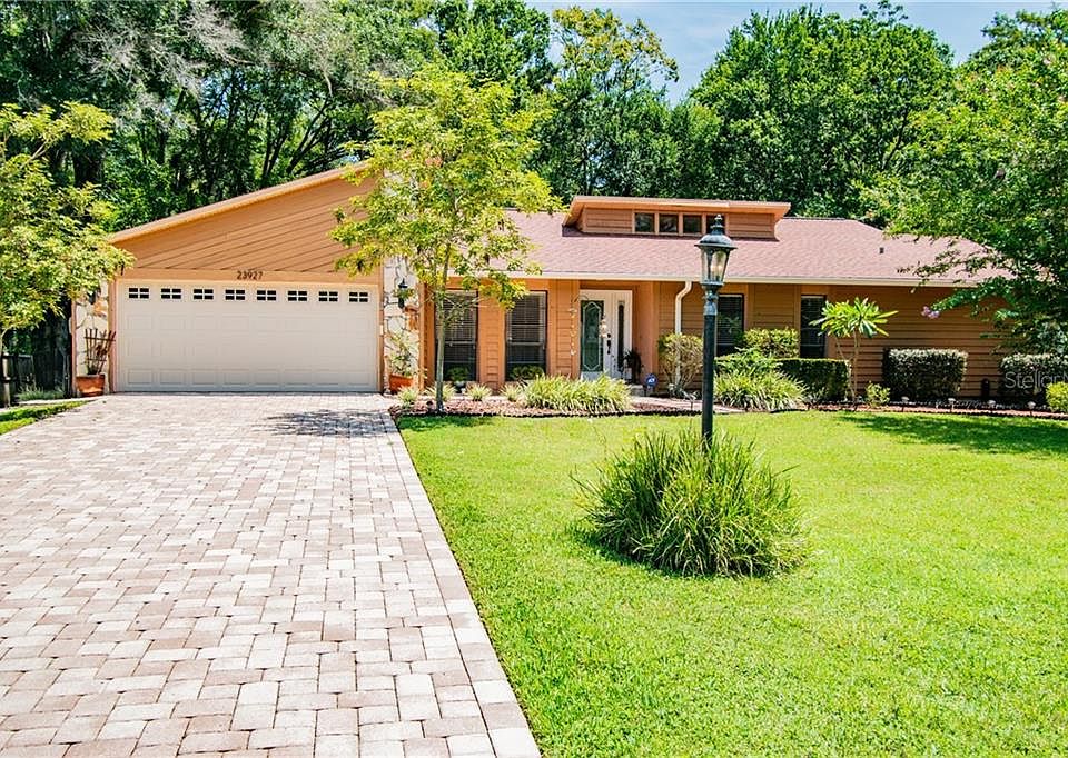 1st image of 23927 Forest View Dr