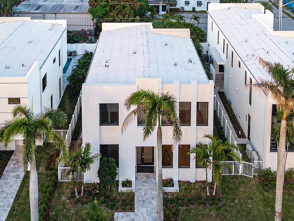 1st image of 731 SE 4th Avenue