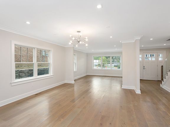 5 Vanderburgh Ave, Larchmont, NY-20.jpg