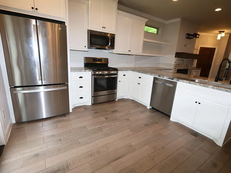 150 Harbour Town Cir — Photo 7