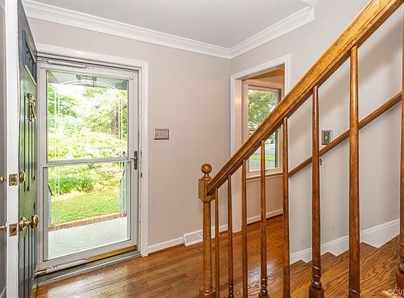 4th image of 925 Coralberry Dr