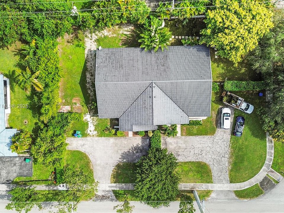 1st image of 12193 SW 82nd Ave