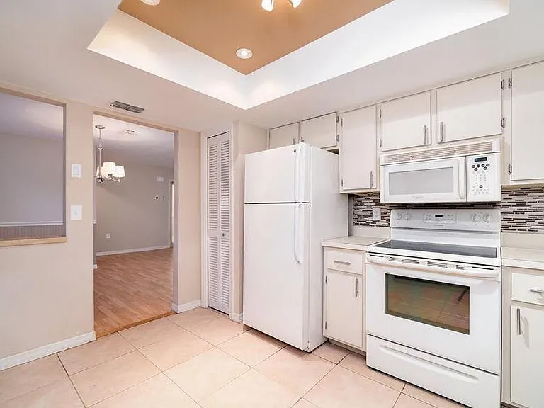 8635 Woodbridge Dr — Photo 12