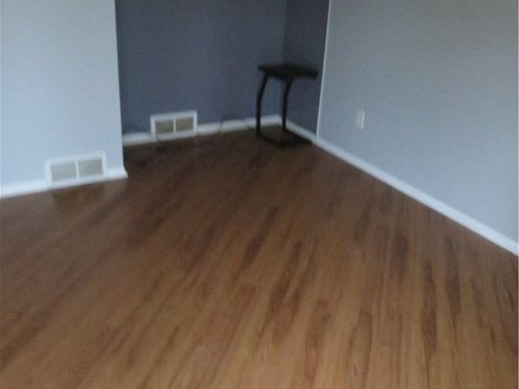 3rd image of 6080 Applecrest Ct
