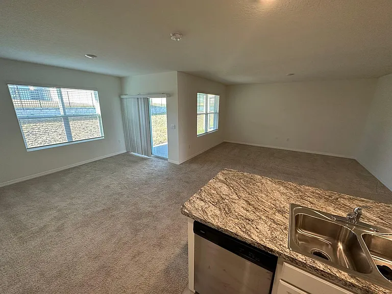 304 Sofia Ln — Photo 5