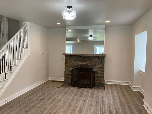 5th image of 5416 Woodbine Ave
