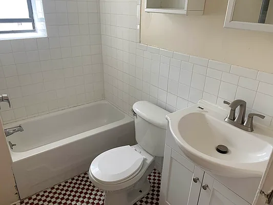 Rented by Yup Realty LLC | media 36