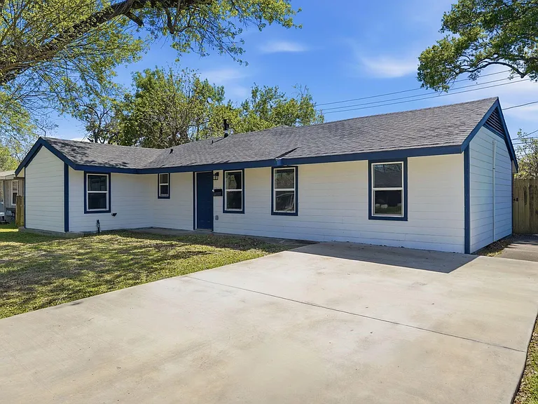 5962 Ridgeway Dr — Photo 1
