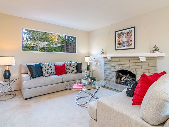 4th image of 21933 Woodbury Dr