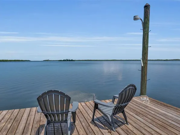 70 Mound Pl, Terra Ceia, FL 34250
