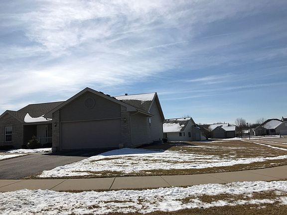 3rd image of 6811 Cummins Dr