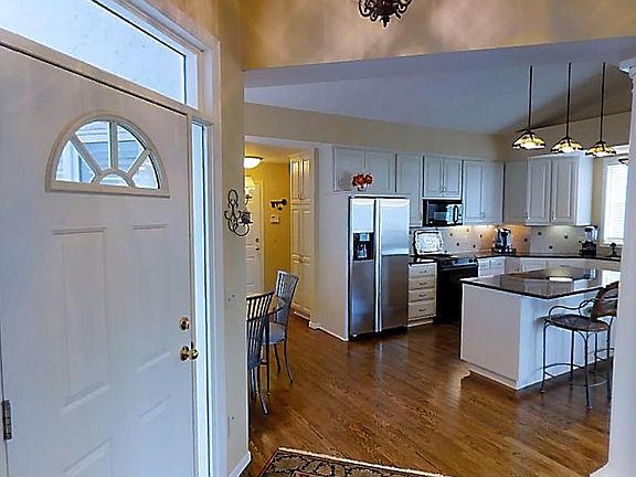 2nd image of 10820 Kiawah Dr