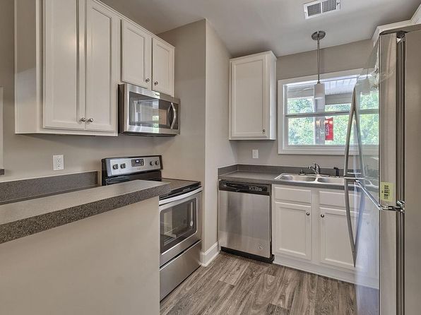 234 Edgewater Ln