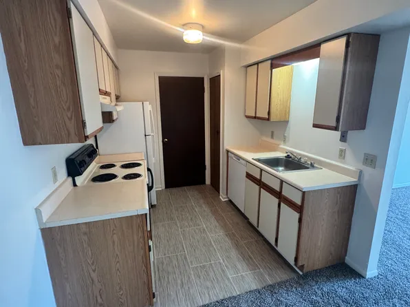 772 S Saginaw St, Lapeer, MI