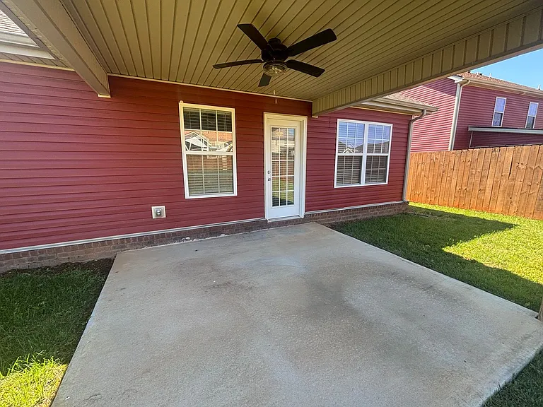 1033 Whitney Dr — Photo 25