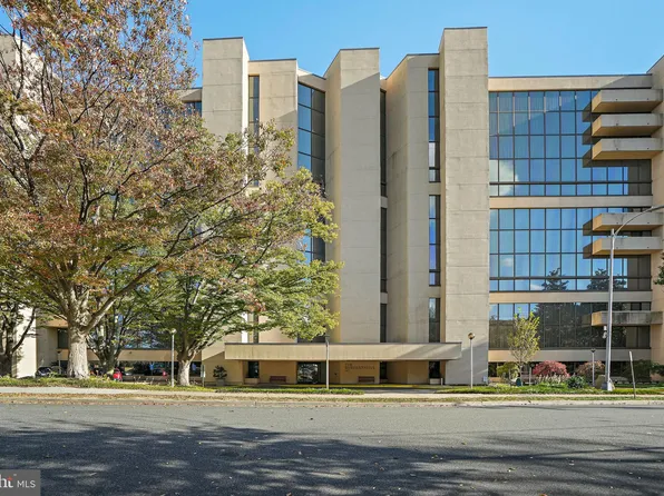 1101 S Arlington Ridge Rd APT 415, Arlington, VA 22202