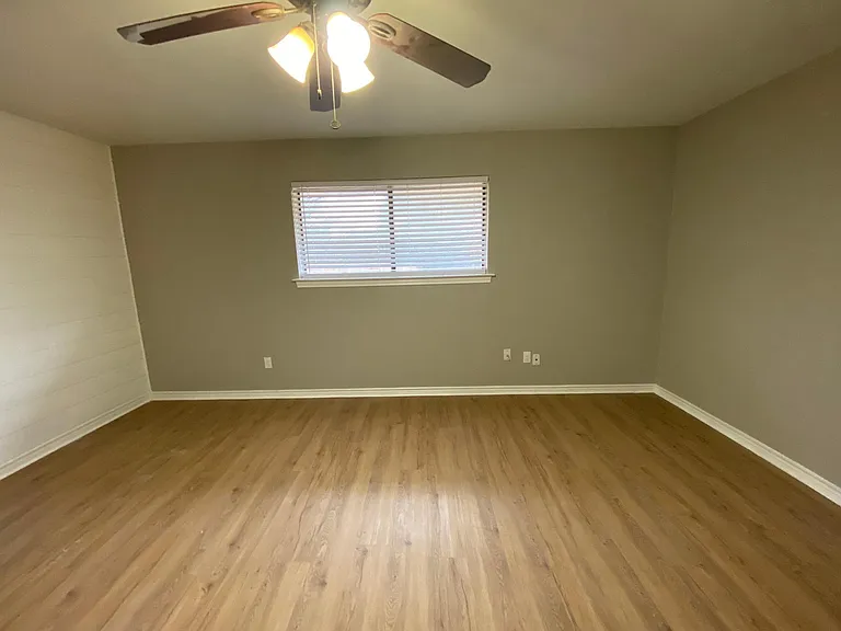 307 Wildwood Ln — Photo 9